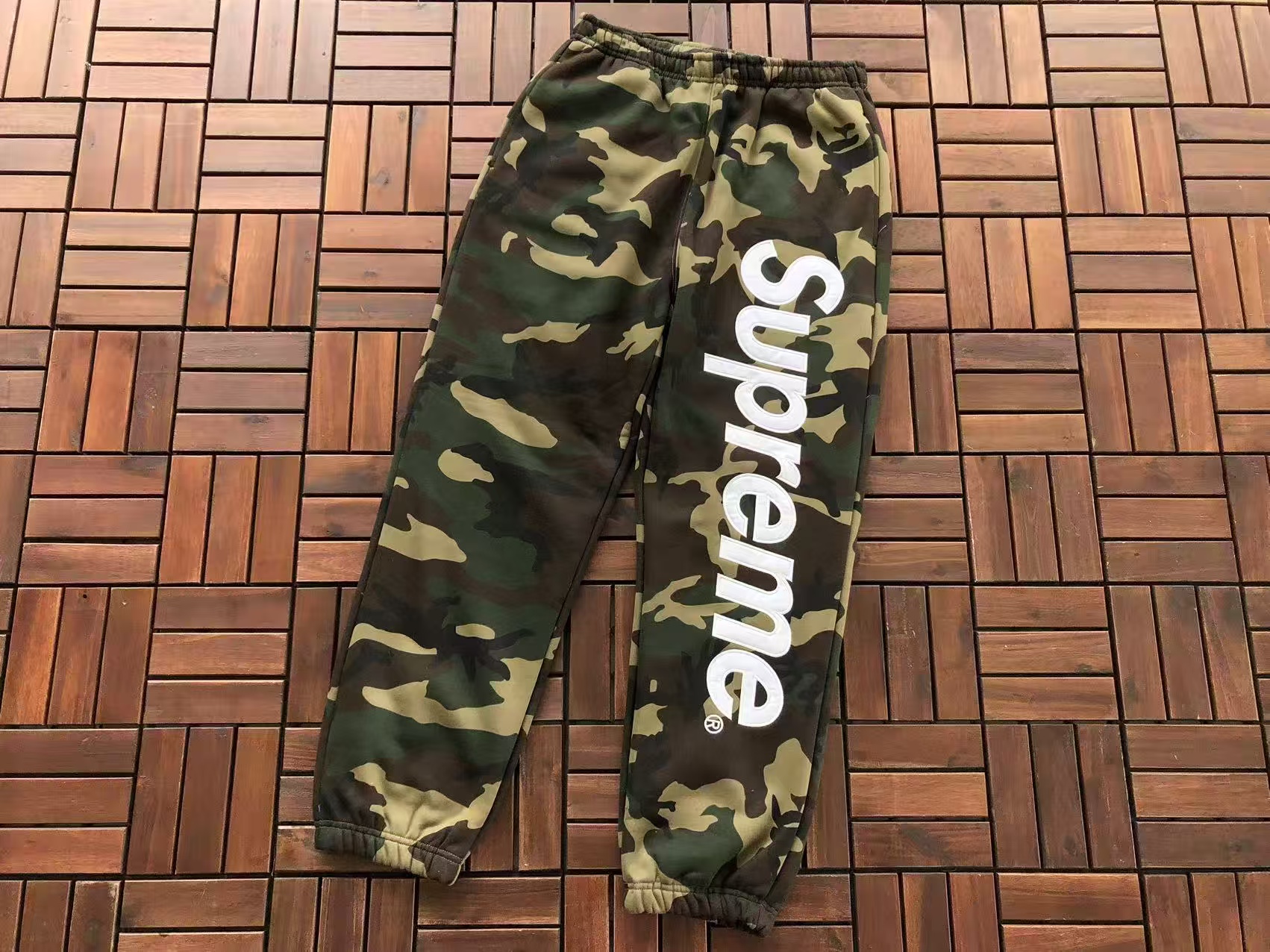 Supreme Hoodie — 75a2f901 angle 1