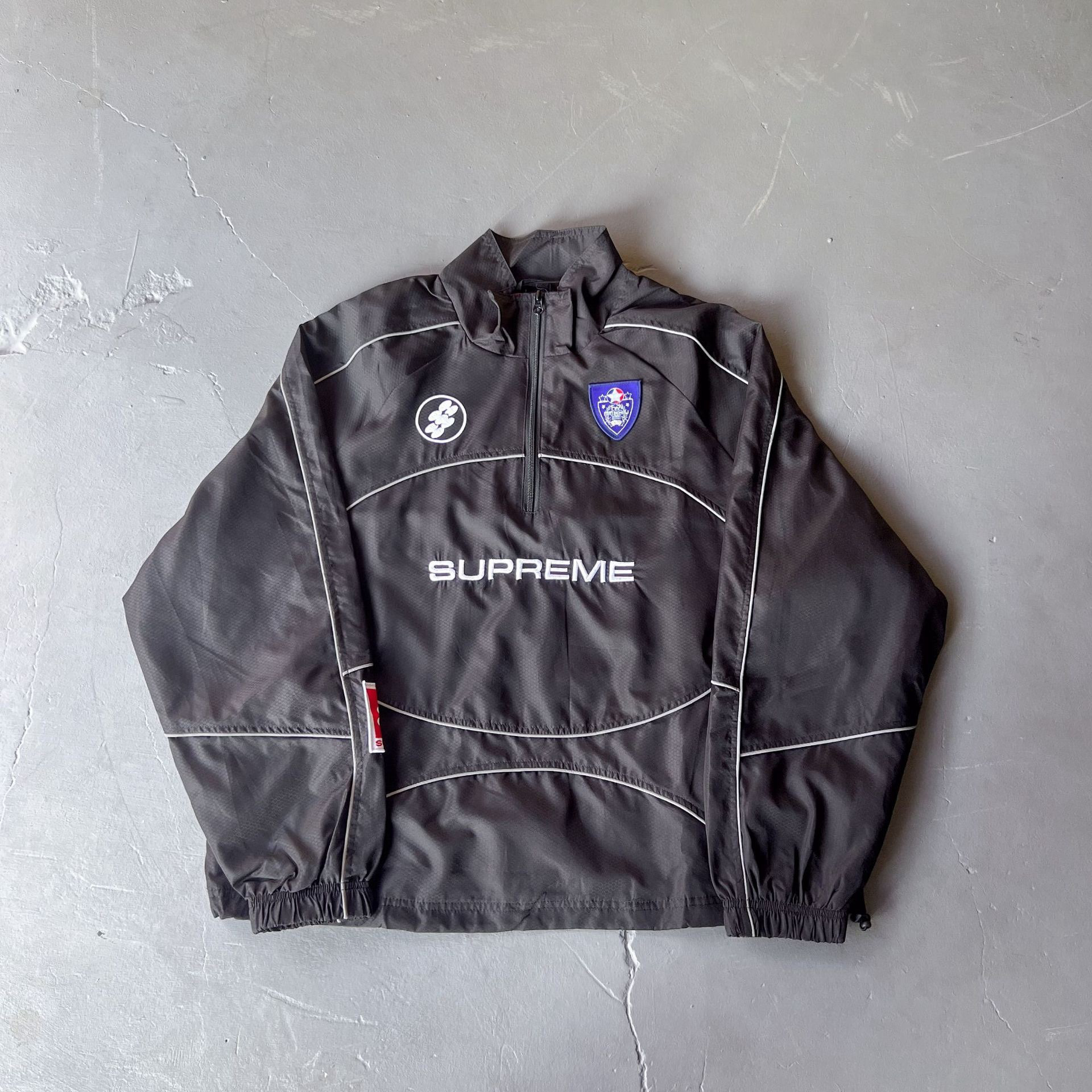 Supreme Hoodie — fc22198d angle 1