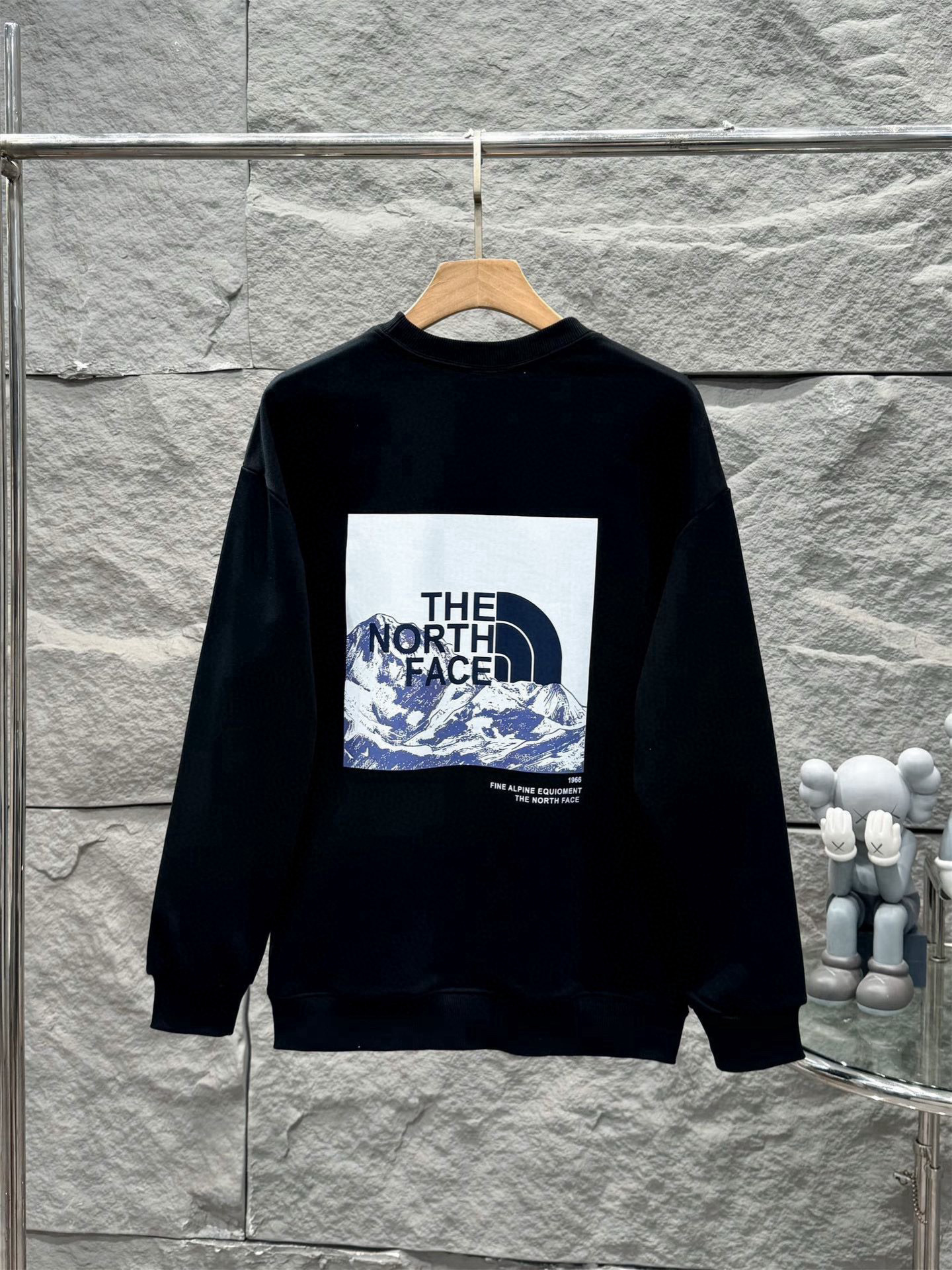The North Face Hoodie — 2906de65 angle 1