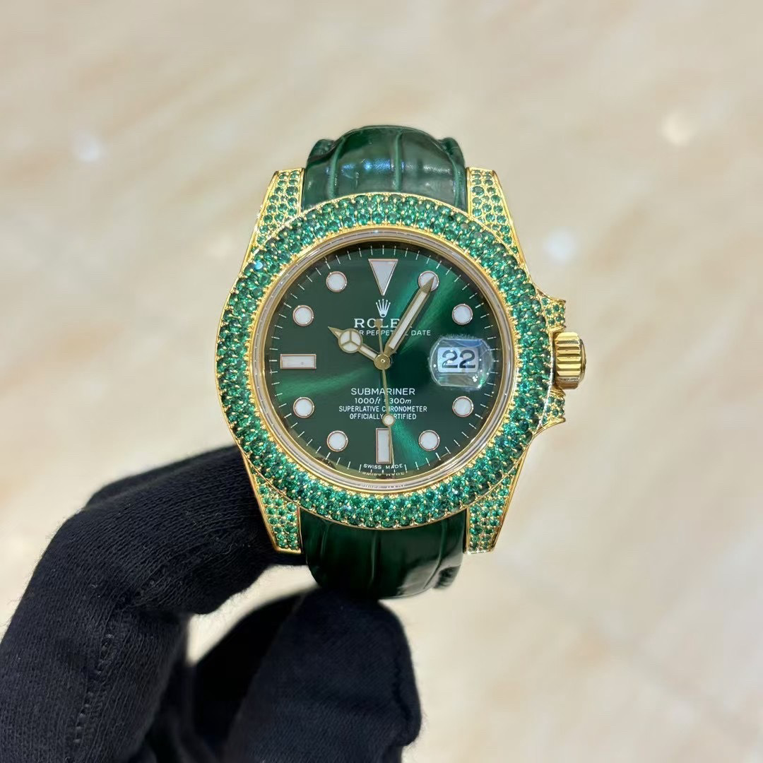 Watch — 68a9c0db angle 1