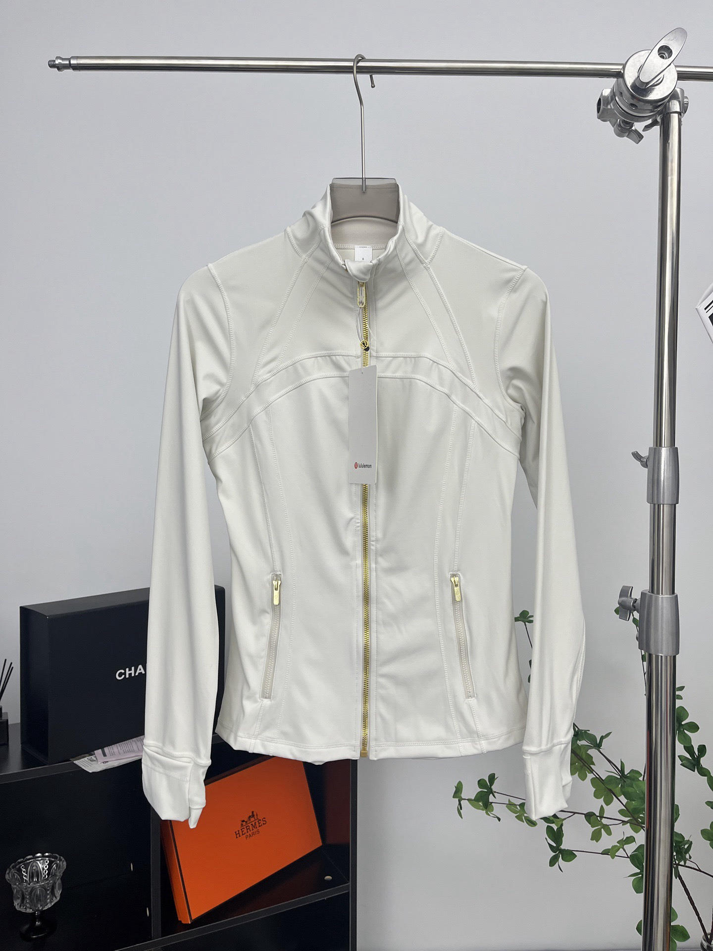 lululemon Hoodie — 353f718b angle 1