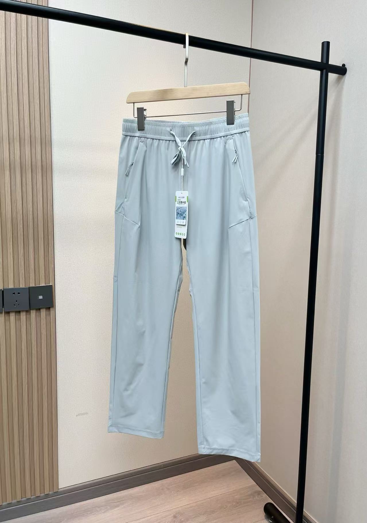 lululemon Pants — 39681f42 angle 1