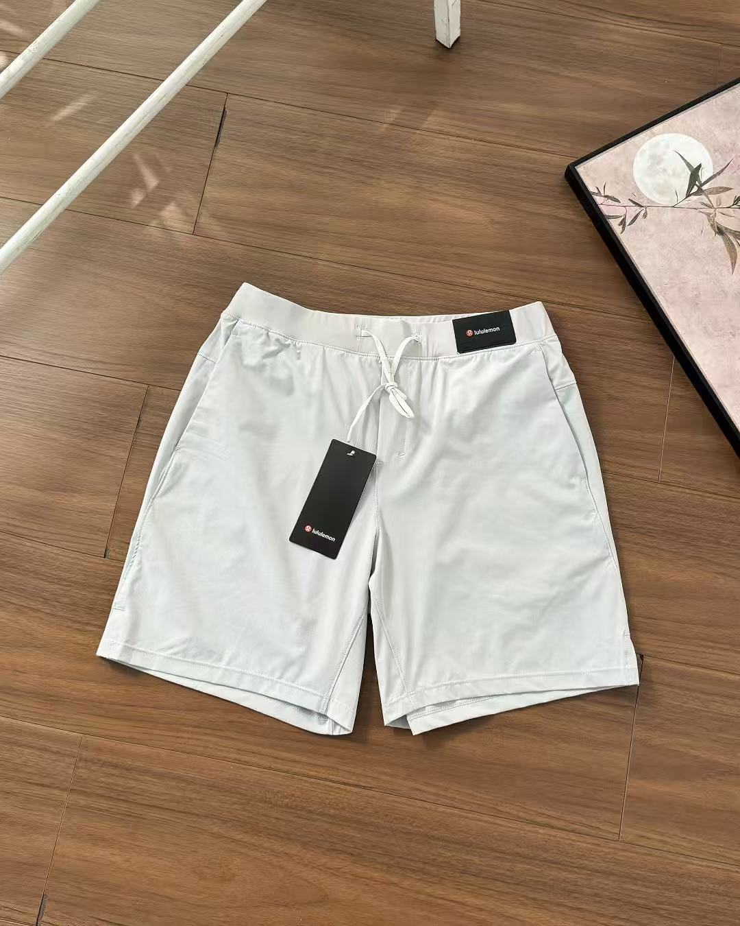 lululemon Pants — d18e98da angle 1