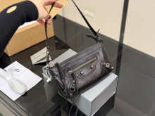 Designer Bags Balenciaga — U172