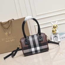 Designer Bags Burberry — 2