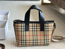 Designer Bags Burberry — Y153