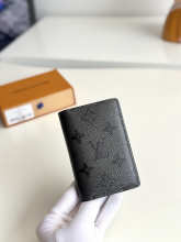 Designer Bags Louis Vuitton — M26775-1