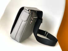Designer Bags Louis Vuitton — M30851-1