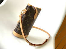 Designer Bags Louis Vuitton — M80874-1