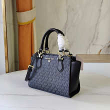 Designer Bags Michael Kors — M2351-4