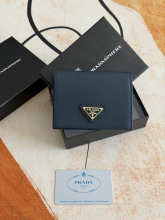 Designer Bags Prada — V204-12