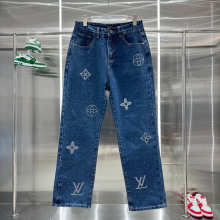 Louis Vuitton Pants — d1a72303