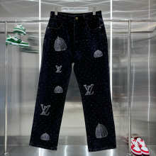 Louis Vuitton Pants — e15ea126