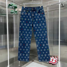 Louis Vuitton Pants — f2ec8fd9