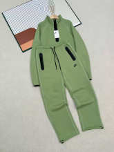 Nike Hoodie — 23cbef22