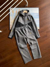 Nike Hoodie — 85e5a1b6