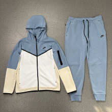 Nike Hoodie — e8d2cf4a