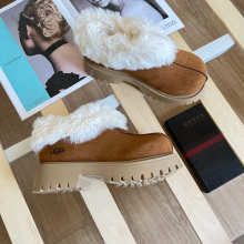 Shoe Ugg series — c724640e