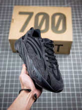 Shoe YEEZY — 7d84357d